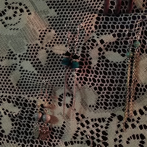 Hand crafted dangly earrings - Picture 4 of 8